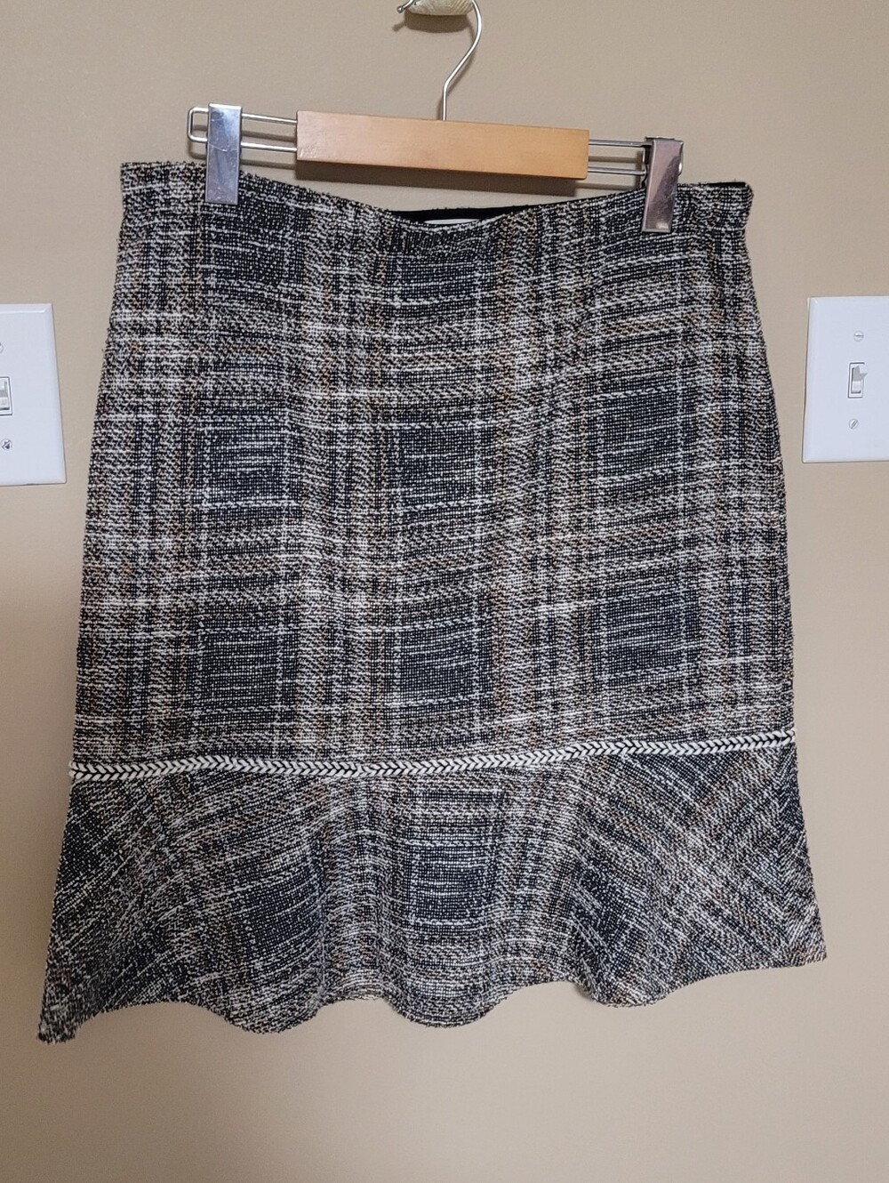 💜2 for $10💜 Bundle and save Max Studio Tweed Flounce Skirt